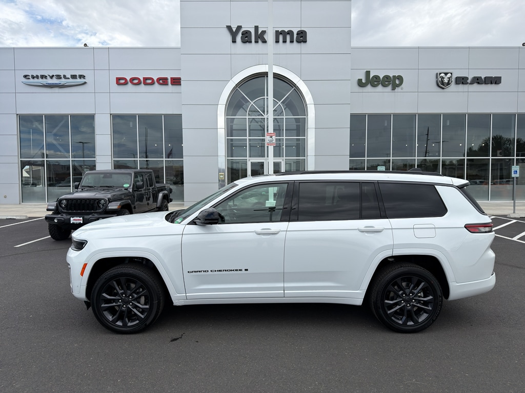 2026 Jeep Grand Cherokee L Limited Reserve 4x4's photo