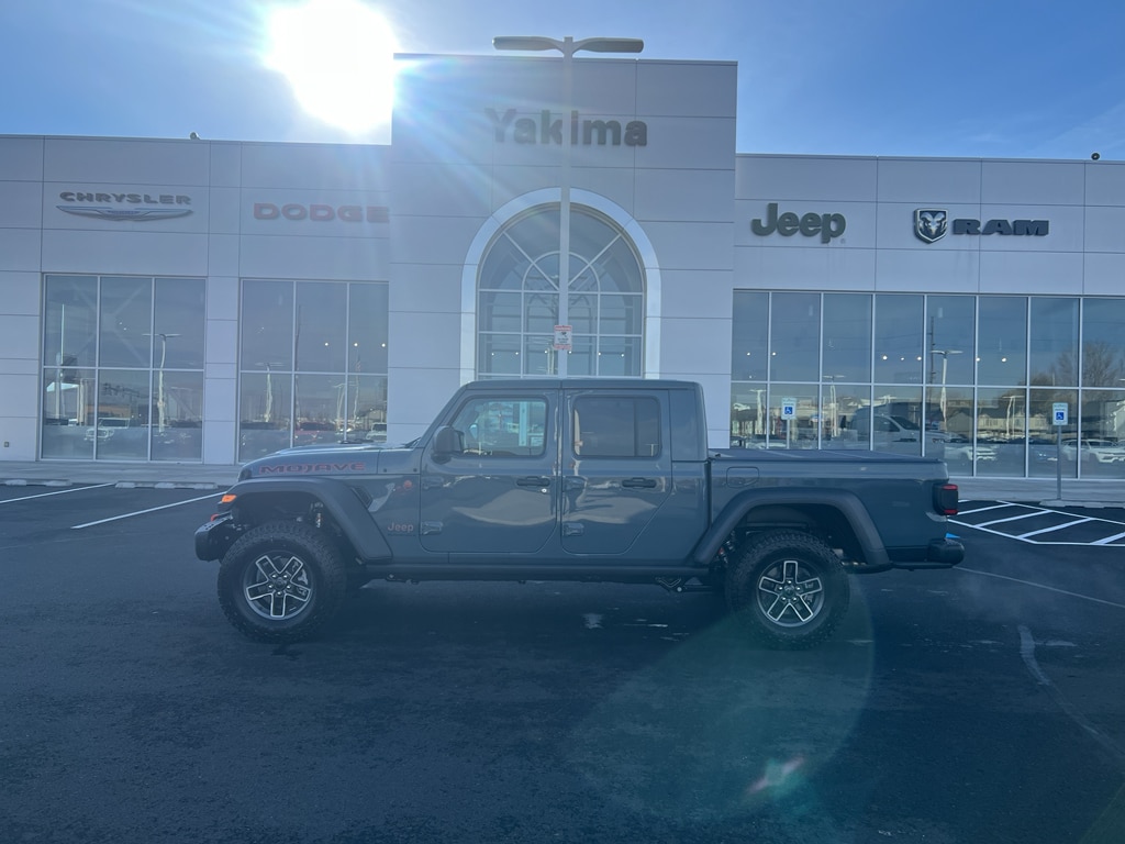2026 Jeep Gladiator Mojave's photo