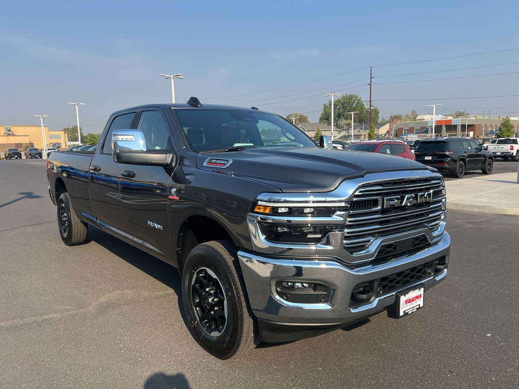 New 2026 Ram 3500 LARAMIE CREW CAB 4X4 8' BOX Pickup