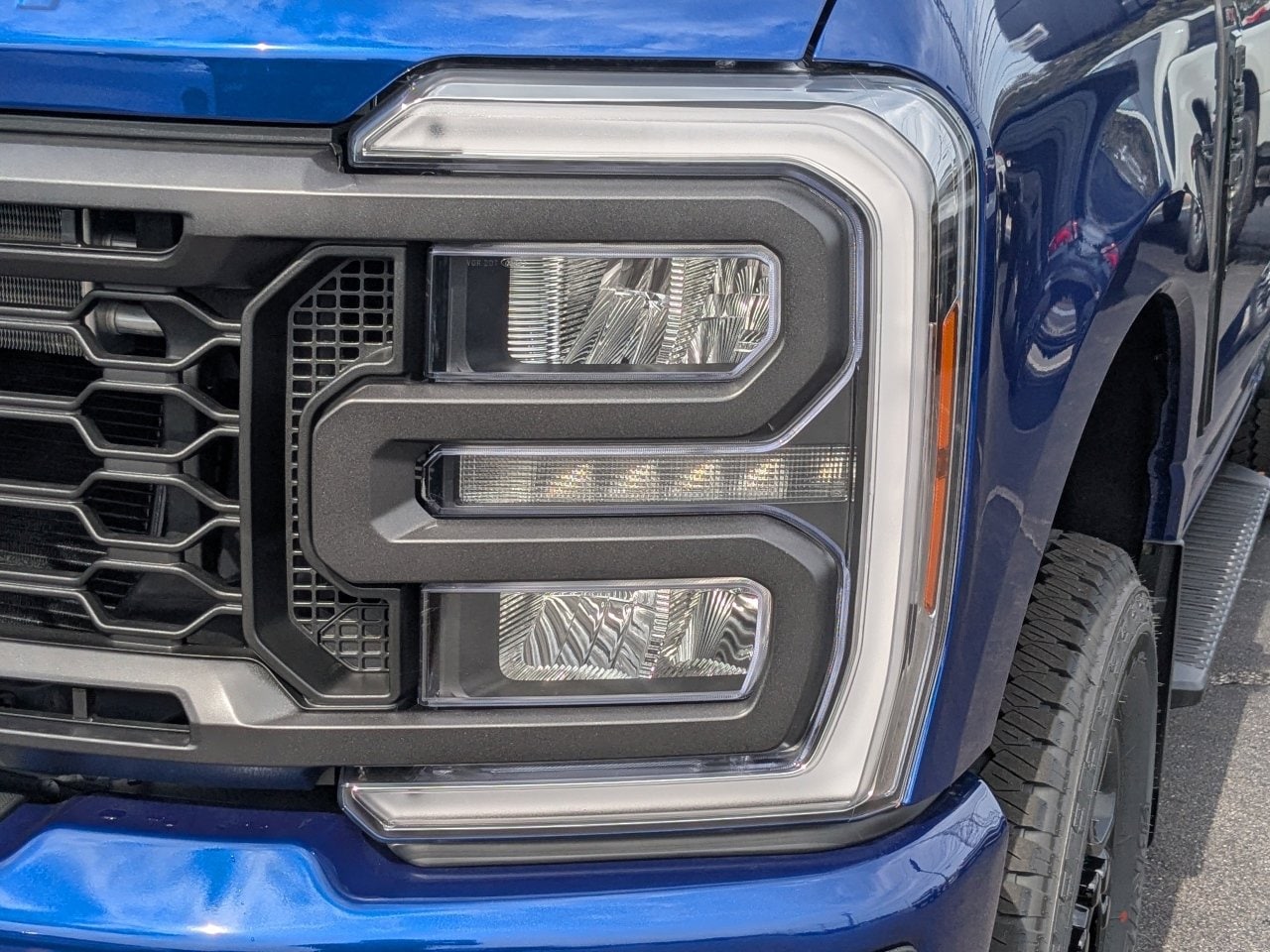 2026 Ford F-350 Super Duty XL - Photo 10