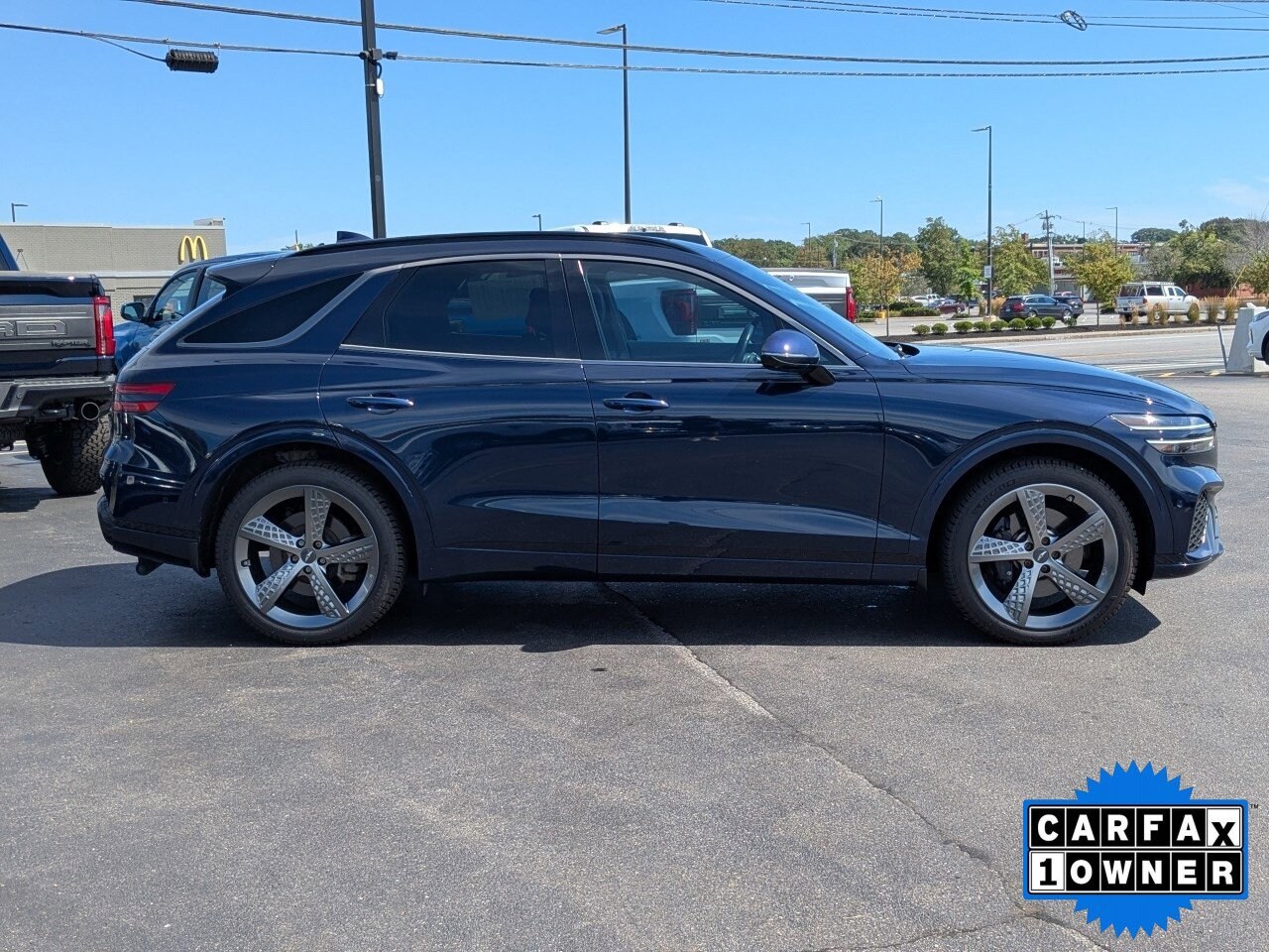 2022 Genesis GV70 3.5T Sport photo 2
