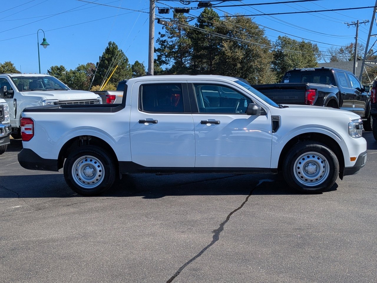 2024 Ford Maverick XL photo 2