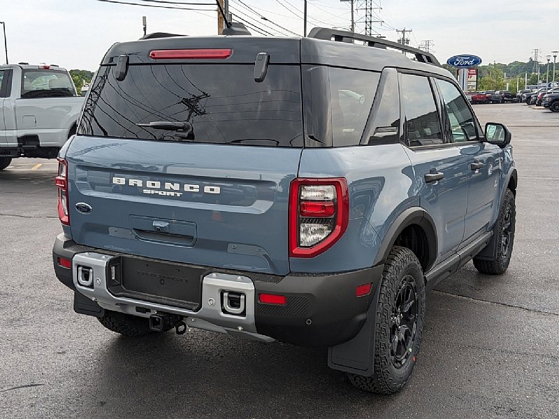 2025 Ford Bronco Sport Outer Banks photo 2