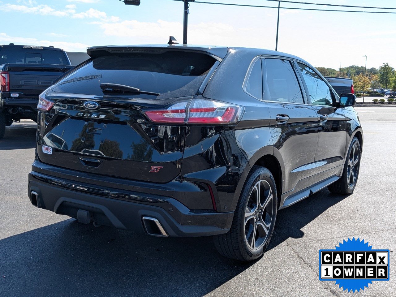 2022 Ford Edge ST photo 2