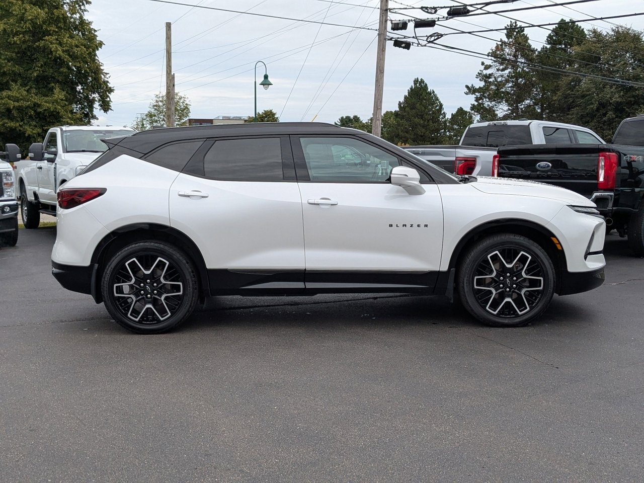2023 Chevrolet Blazer RS photo 2