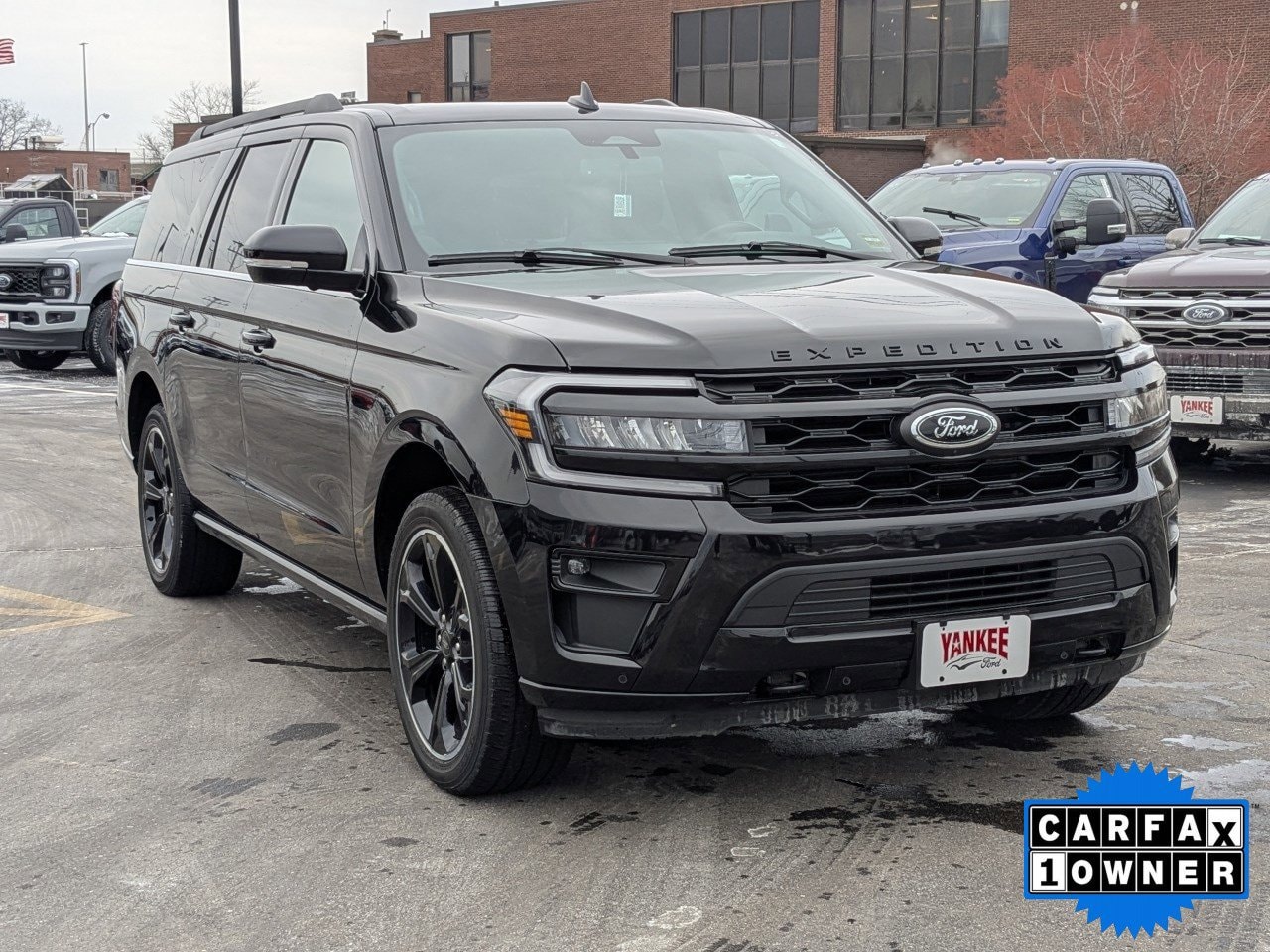 2022 Ford Expedition Limited's photo