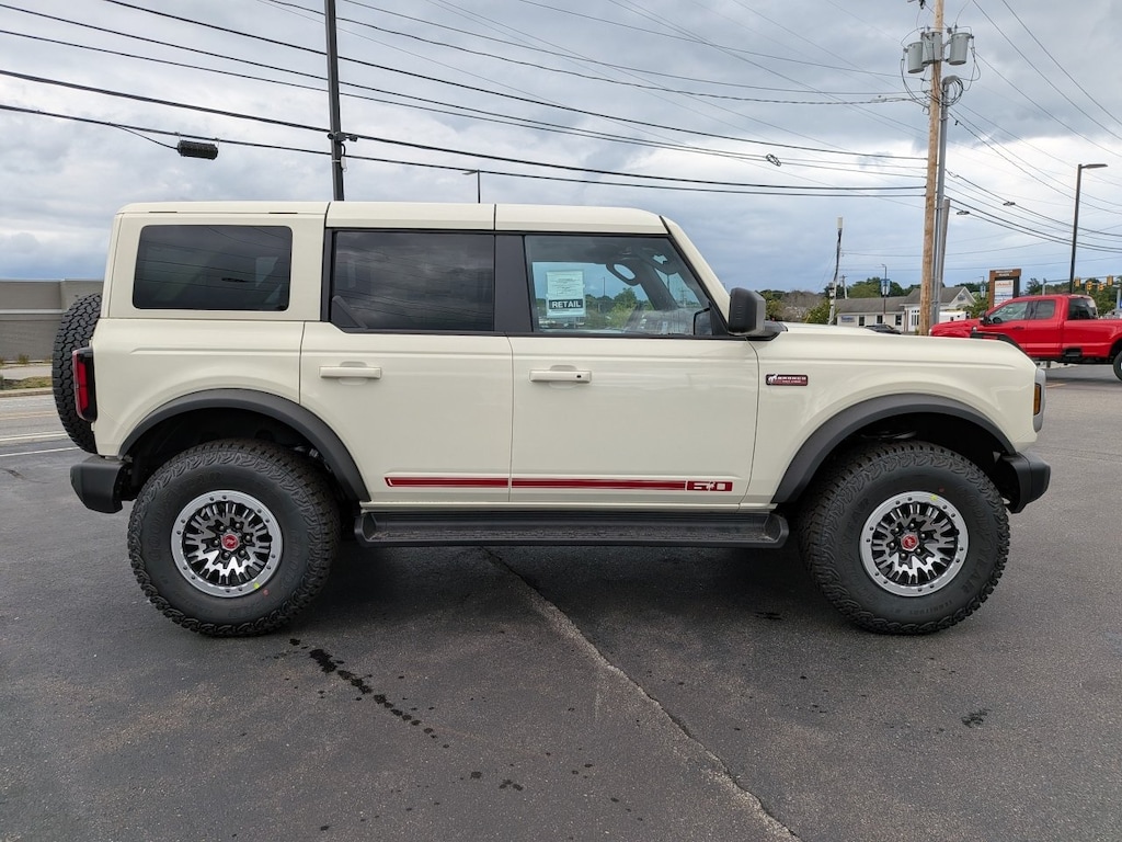New 2026 Ford Bronco Outer Banks SUV