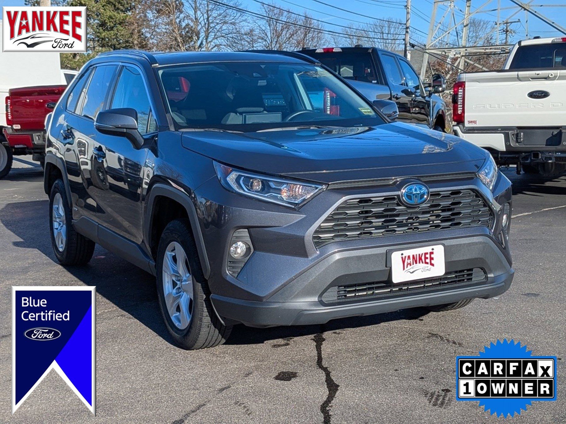 2021 Toyota RAV4 XLE's photo