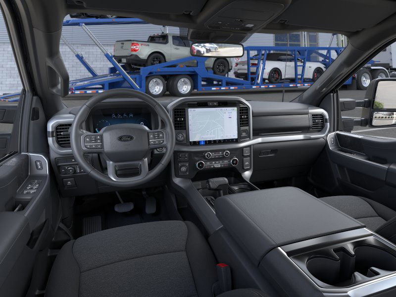 2025 Ford F-150 XLT photo 2