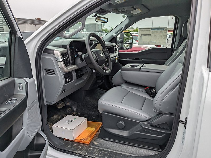2025 Ford F-550 Super Duty Chassis Cab XL - Photo 21