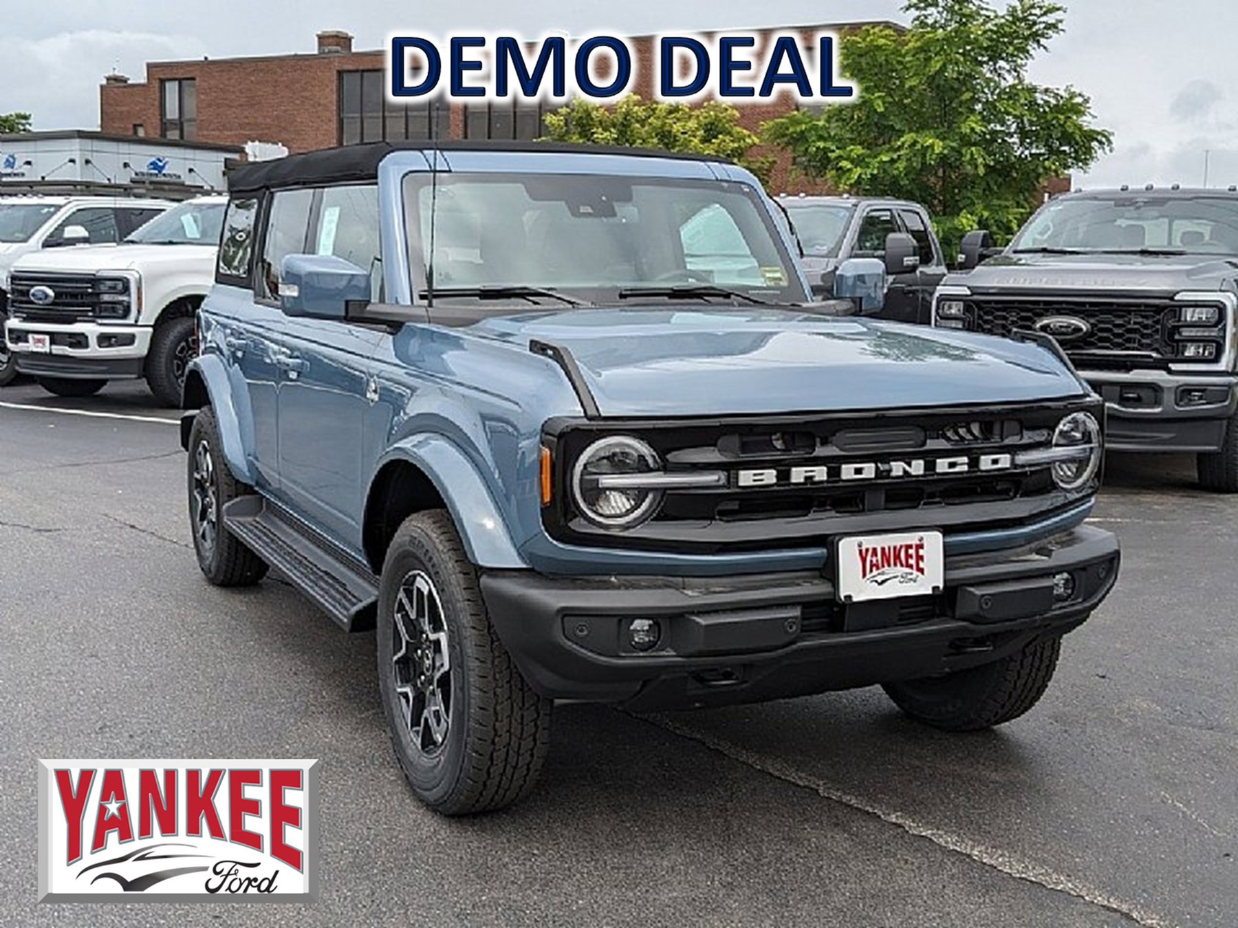 2025 Ford Bronco 4-Door Outer Banks's photo
