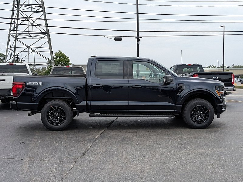 2025 Ford F-150 XLT photo 2