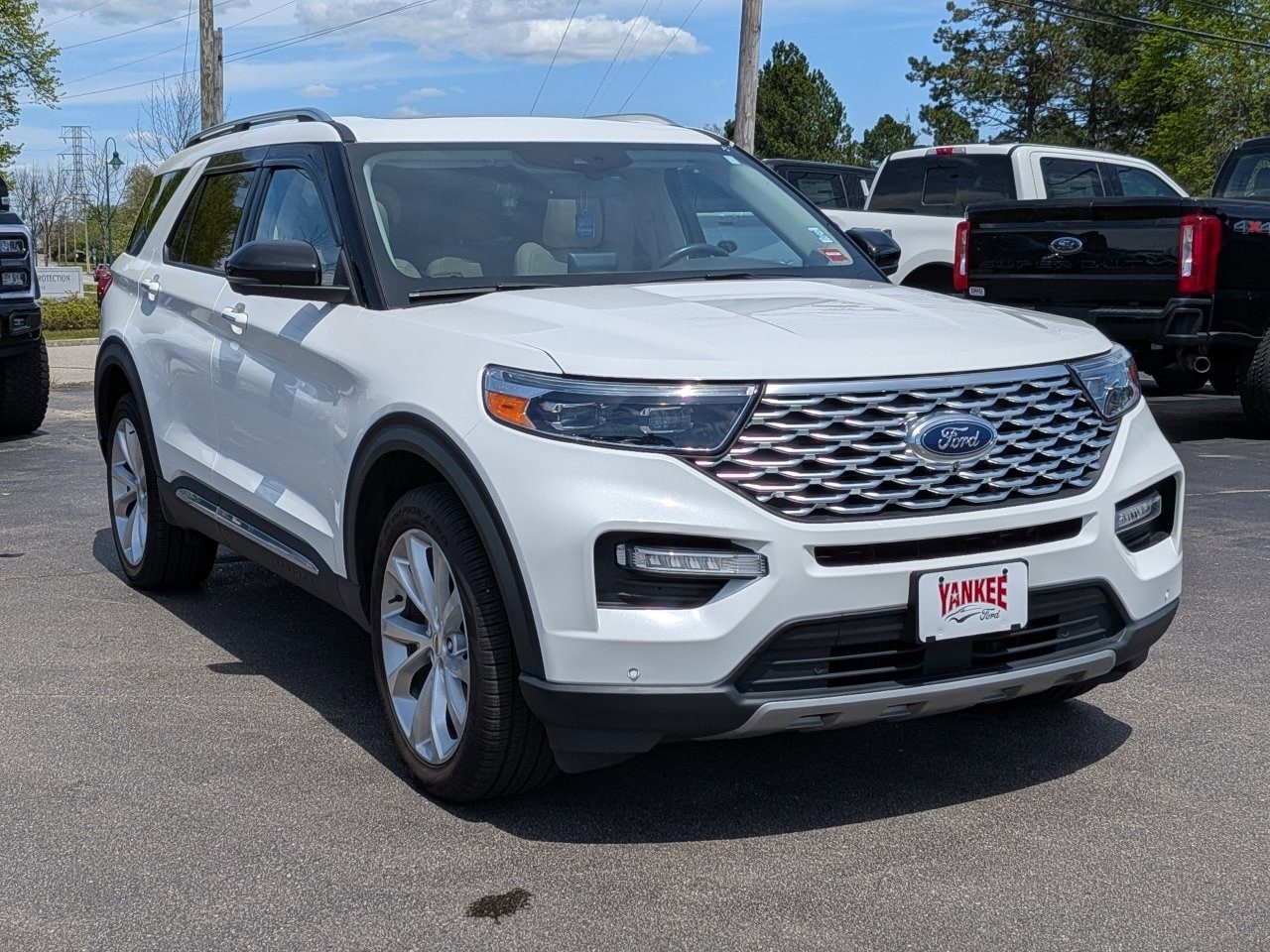 2022 Ford Explorer Platinum 4WD's photo