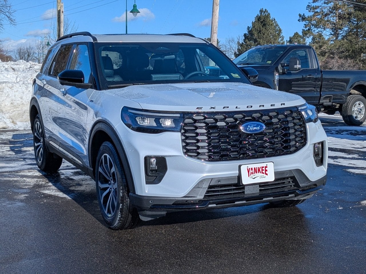 2026 Ford Explorer ST-LINE's photo