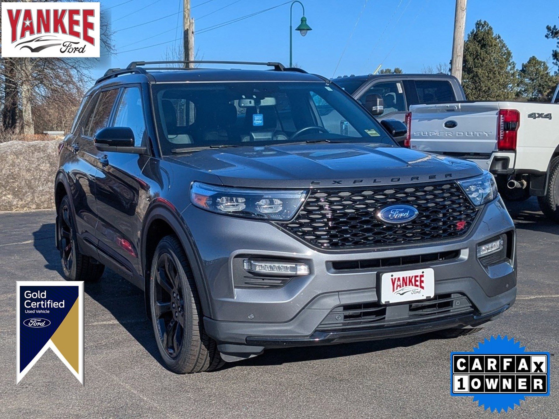2022 Ford Explorer ST's photo