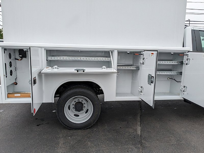 2025 Ford F-550 Super Duty Chassis Cab XL - Photo 20