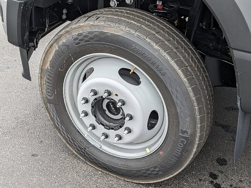 2025 Ford F-550 Super Duty Chassis Cab XL - Photo 11