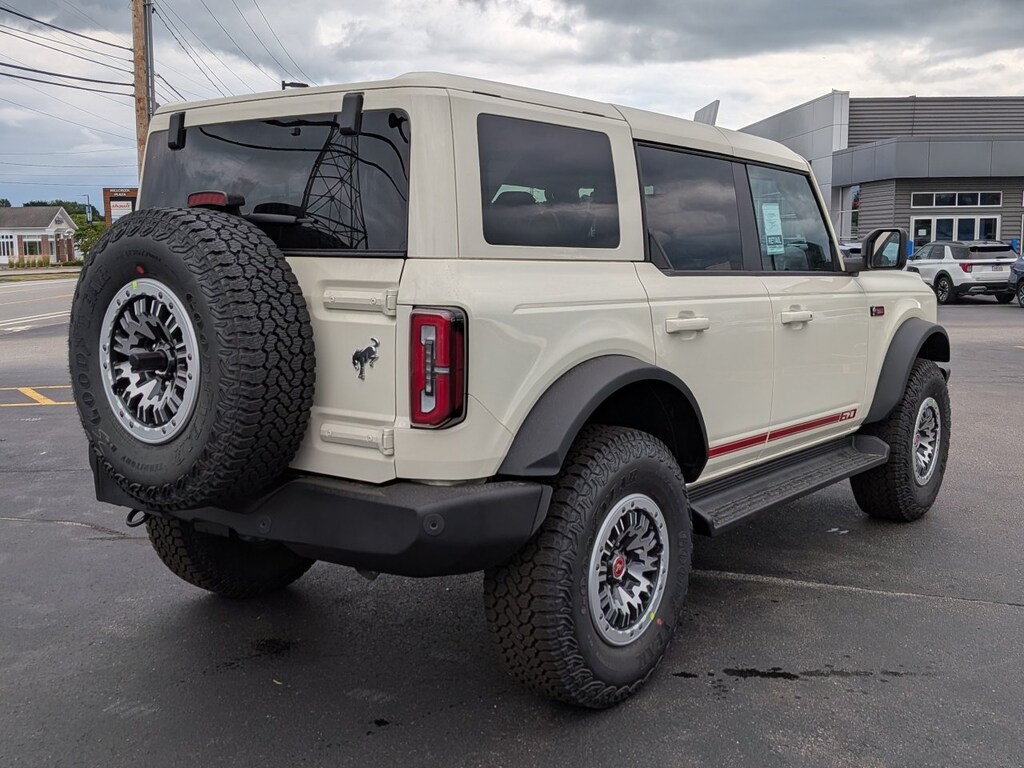 New 2026 Ford Bronco Outer Banks SUV
