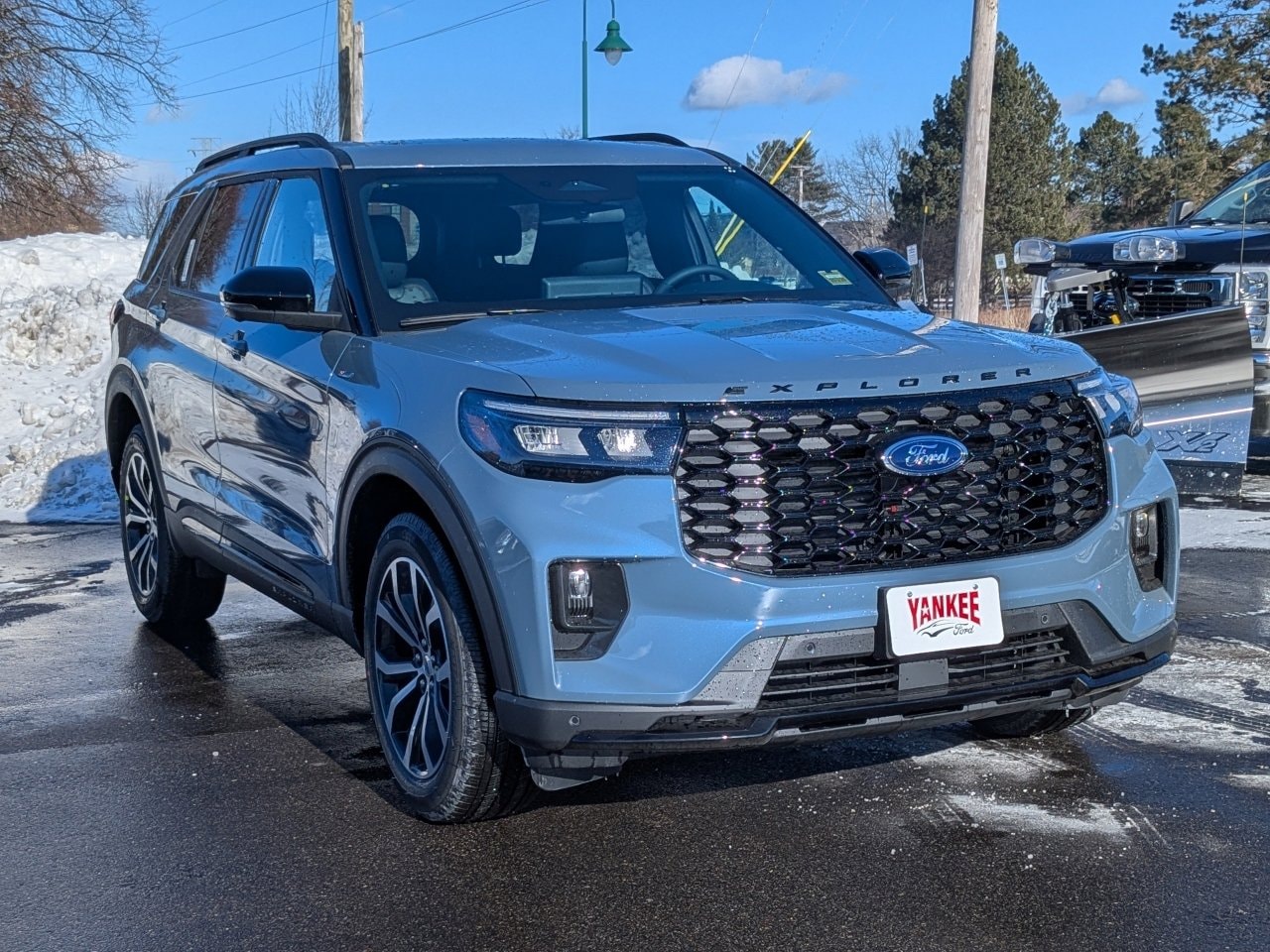 2026 Ford Explorer ST-LINE's photo