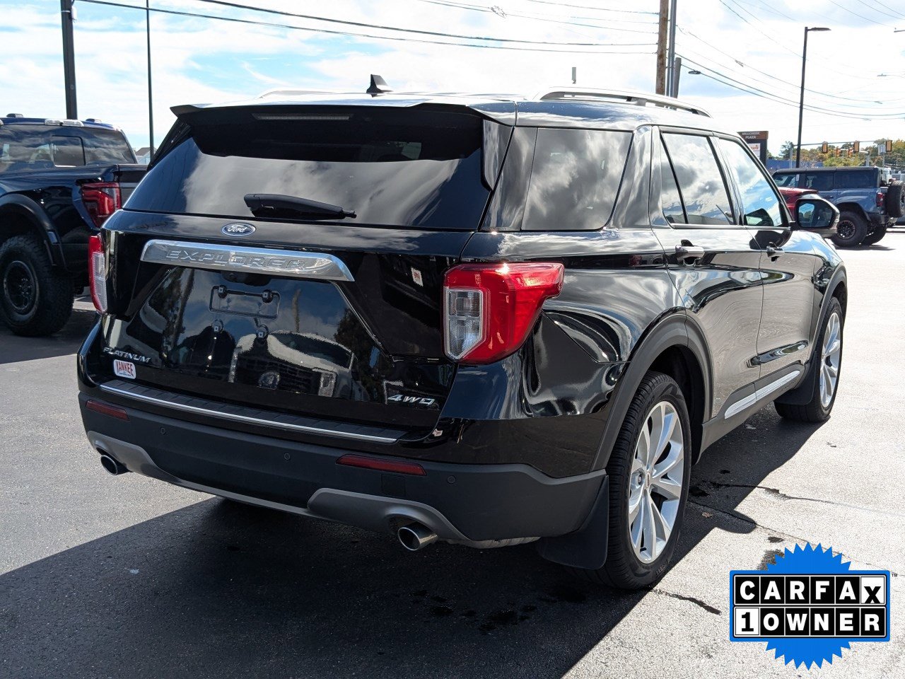 2022 Ford Explorer Platinum photo 2