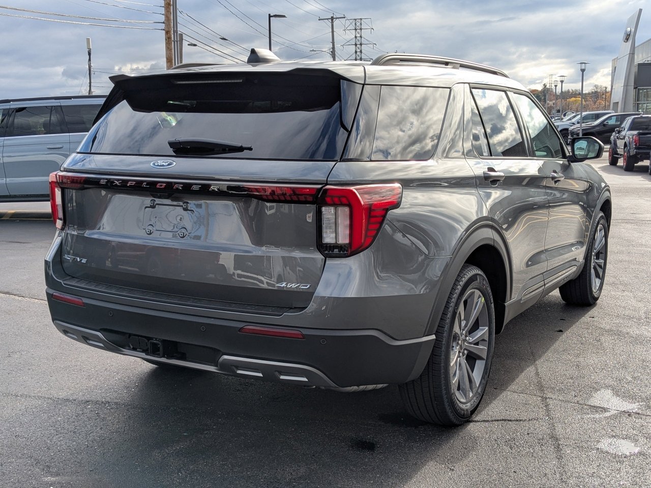 2026 Ford Explorer photo 2