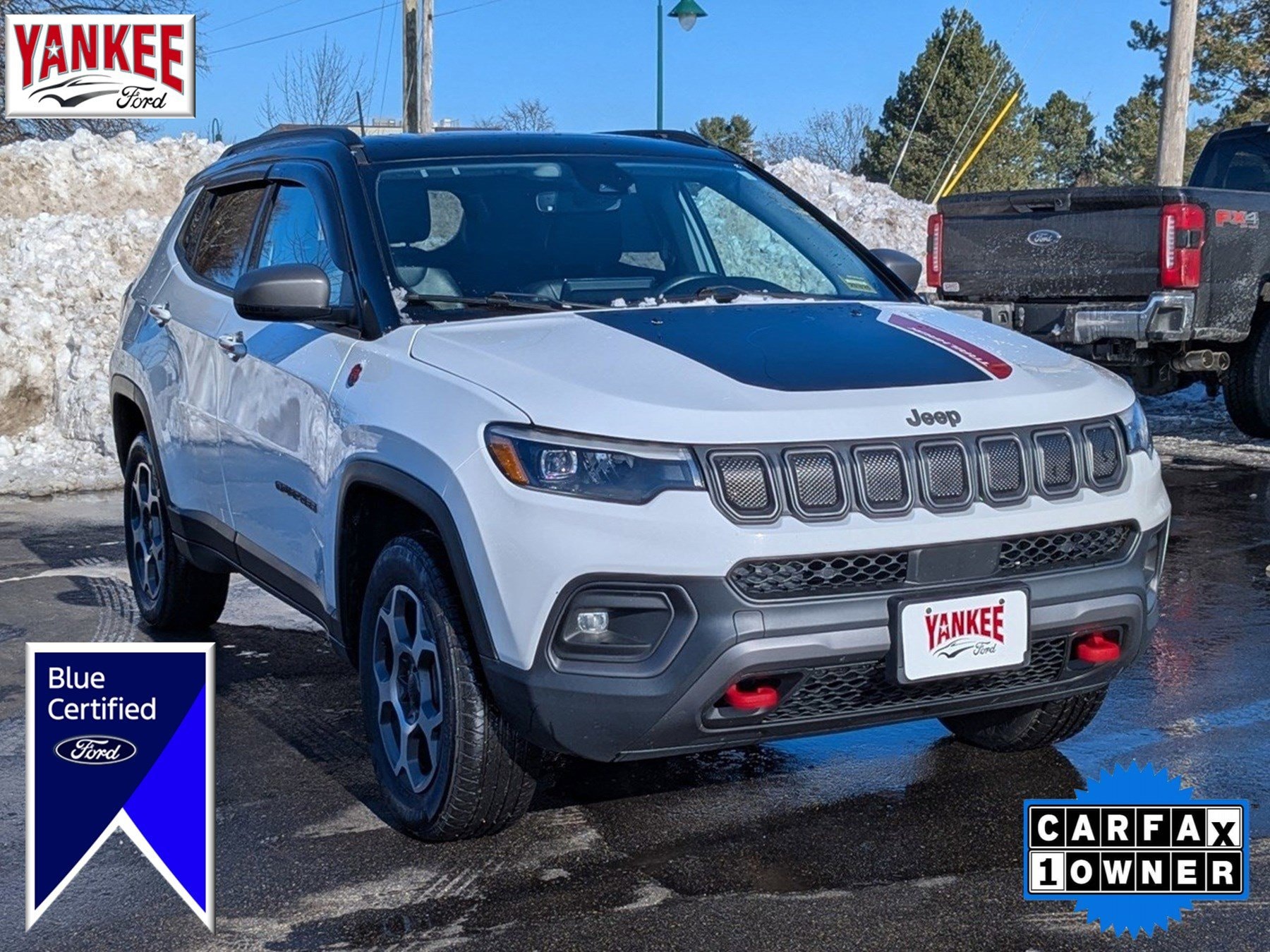 2022 Jeep Compass Trailhawk's photo