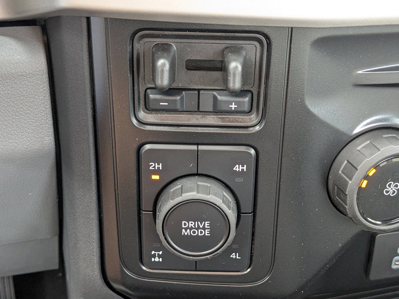 2026 Ford F-350 Super Duty XL - Photo 23