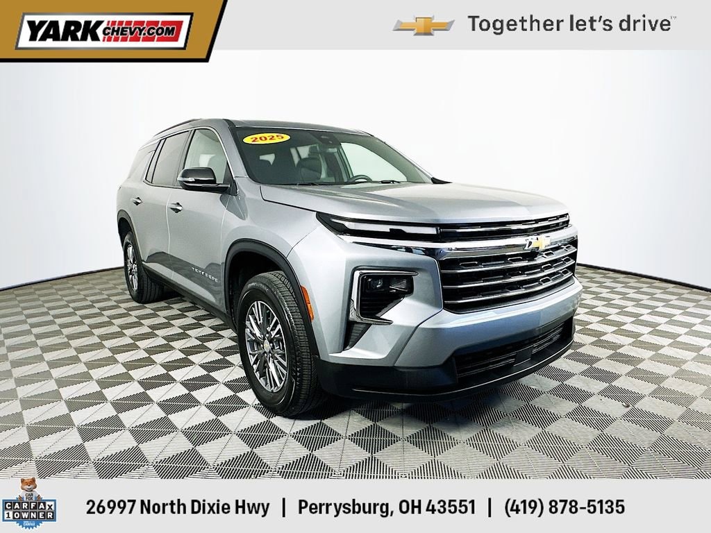 Used 2025 Chevrolet Traverse LT SUV