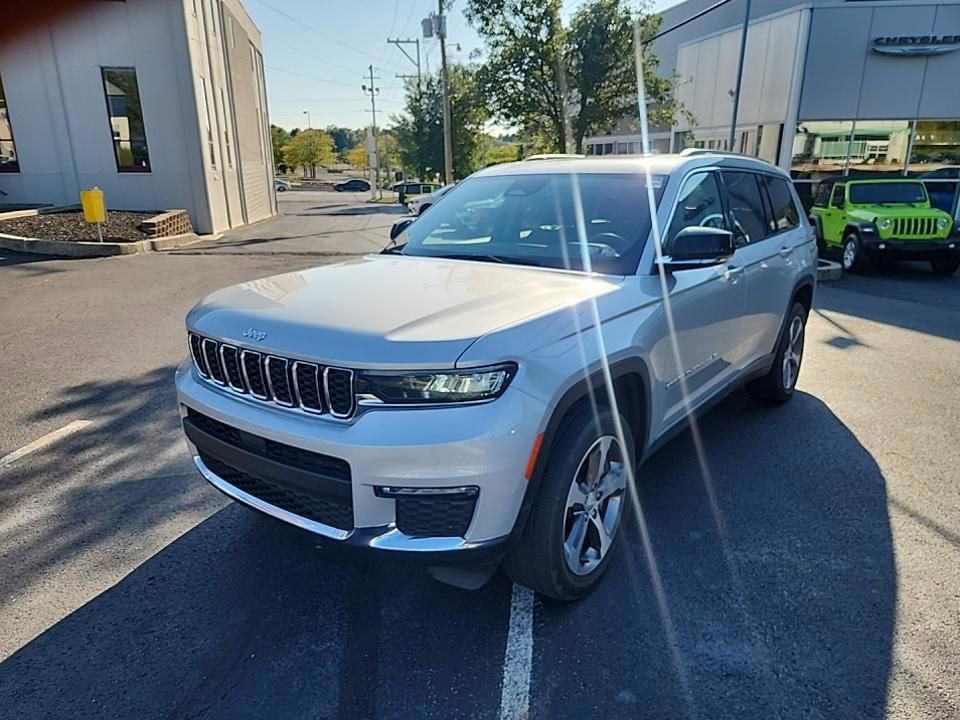 2023 Jeep Grand Cherokee Limited photo 2