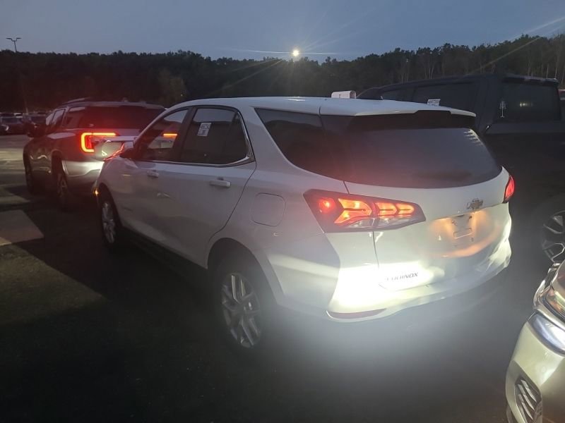 2024 Chevrolet Equinox LT photo 3