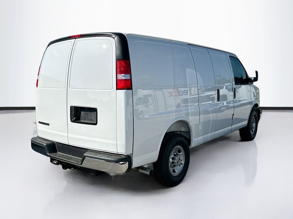 2025 Chevrolet Express Cargo Work Van - Photo 9