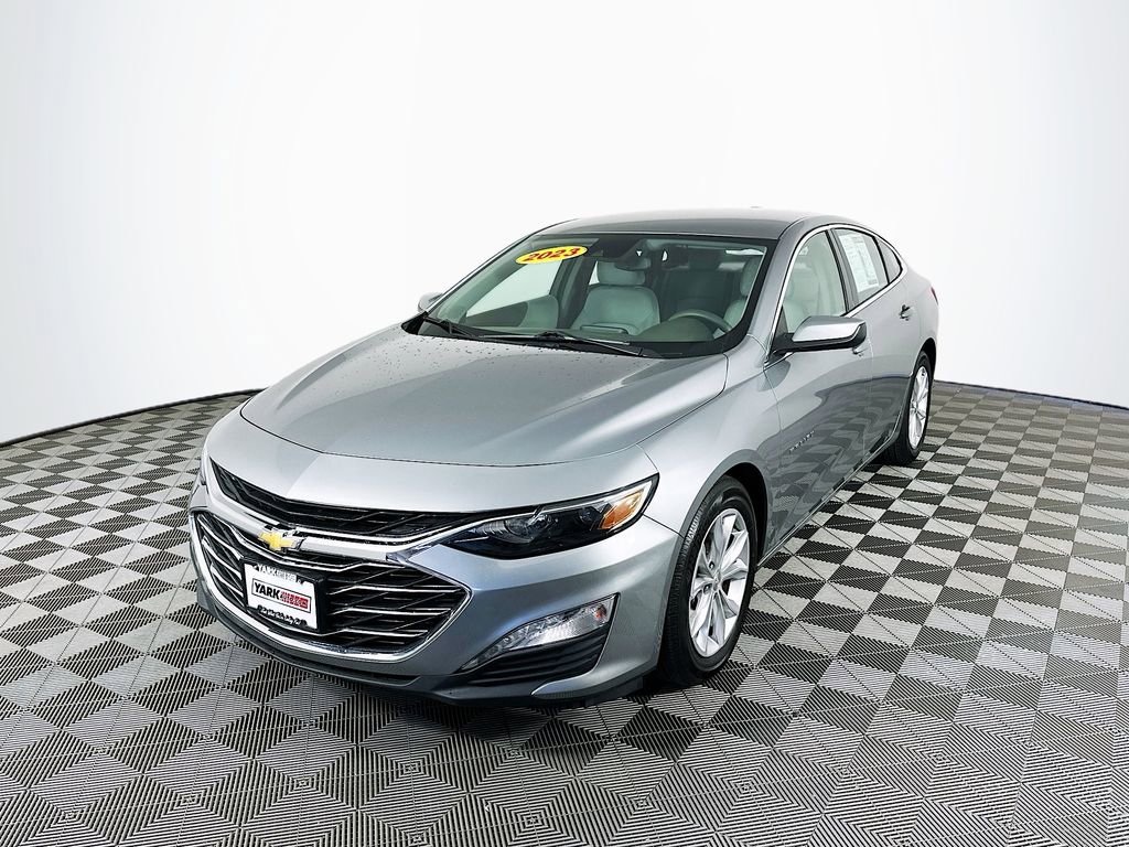 2023 Chevrolet Malibu 1LT photo 3