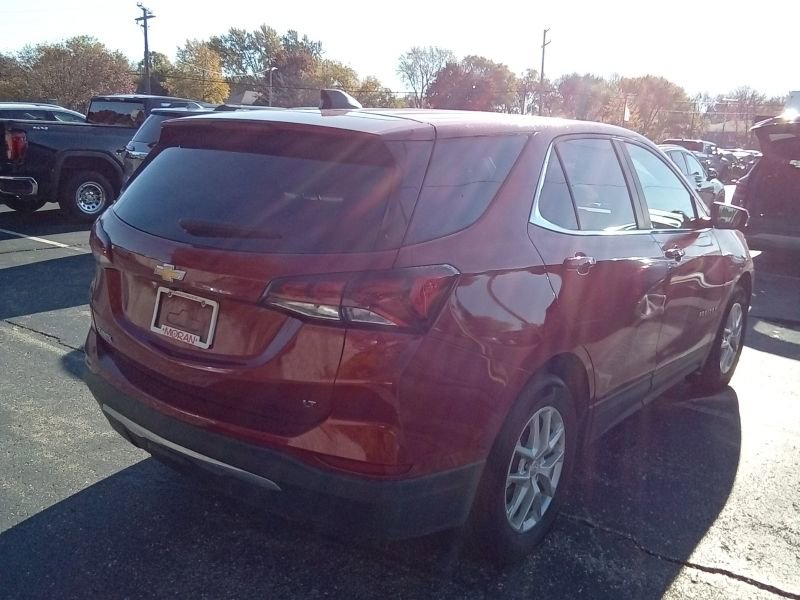 2024 Chevrolet Equinox LT photo 3