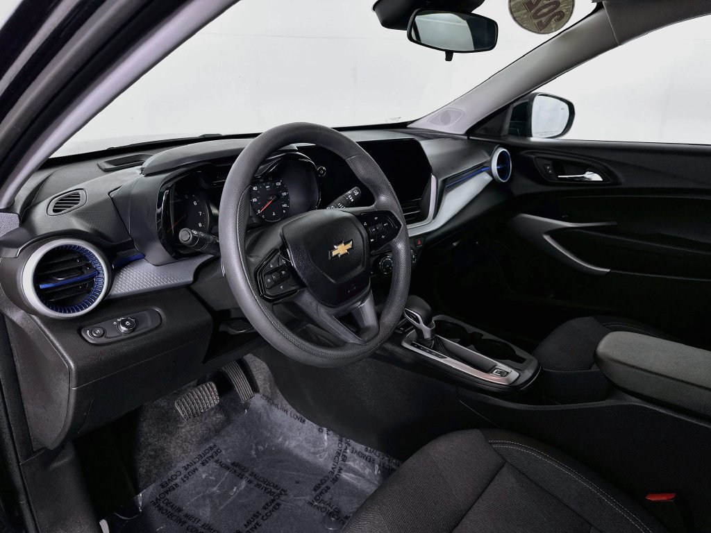 2024 Chevrolet Trax LS - Photo 15