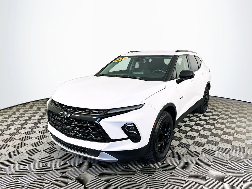 2023 Chevrolet Blazer 2LT photo 2
