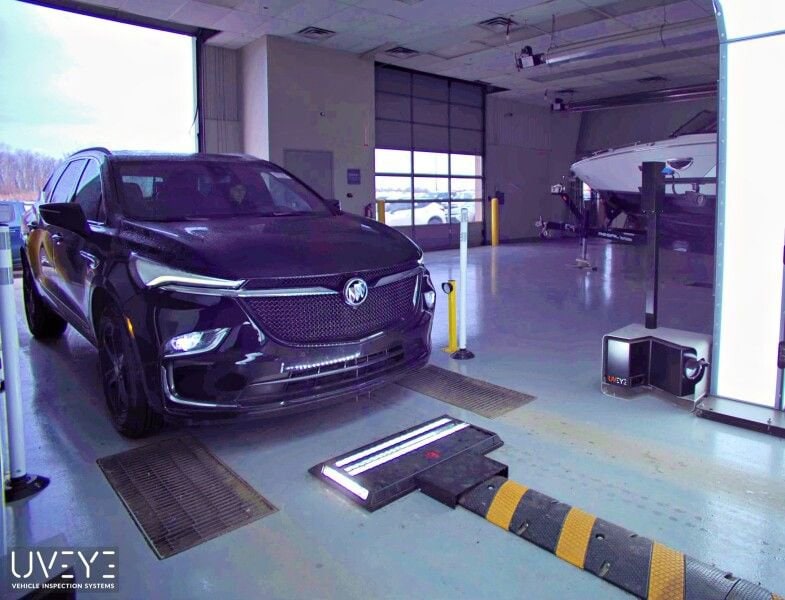 2023 Buick Enclave Essence's photo