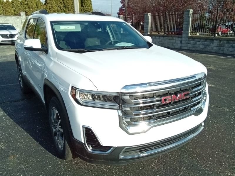 2023 GMC Acadia SLE's photo