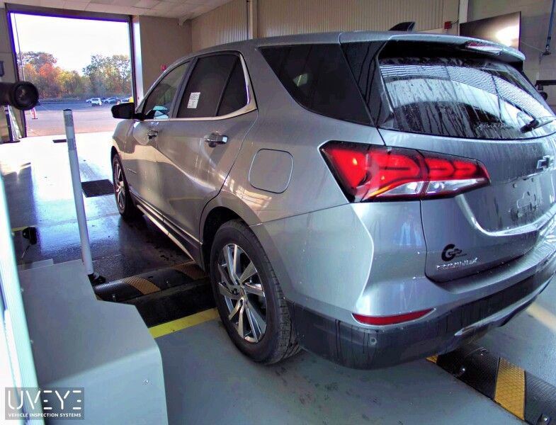 2024 Chevrolet Equinox LT photo 2