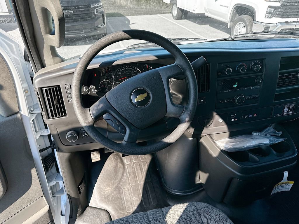 2025 Chevrolet Express Cargo Work Van - Photo 25