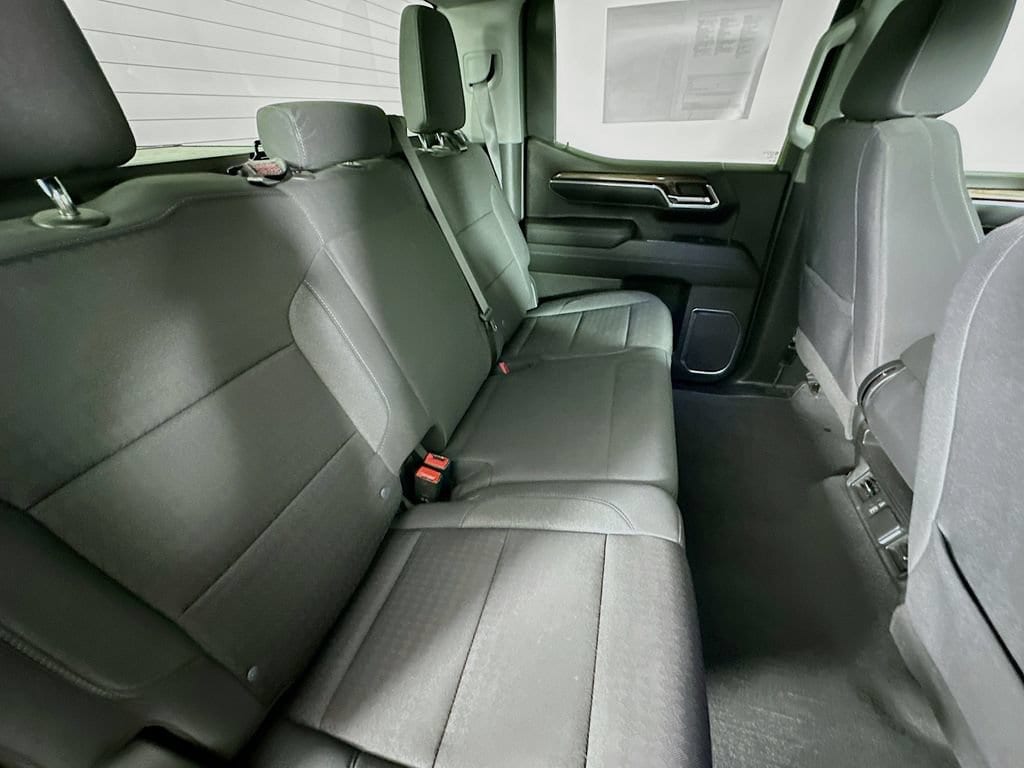 2023 Chevrolet Silverado 1500 LT - Photo 33