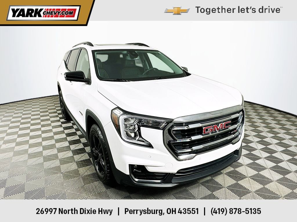2024 GMC Terrain AT4's photo