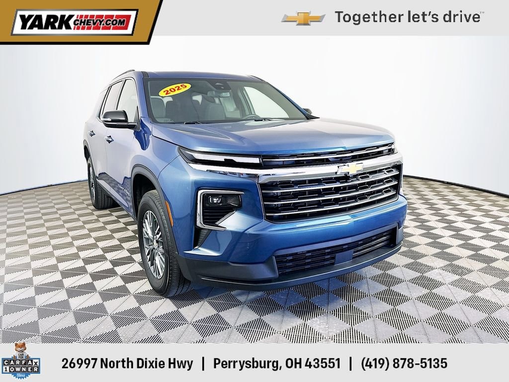 Used 2025 Chevrolet Traverse LT SUV