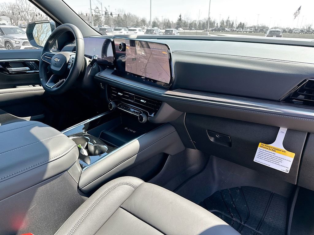 2026 Chevrolet Suburban LT - Photo 37