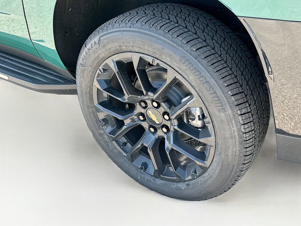 2026 Chevrolet Suburban LT - Photo 39