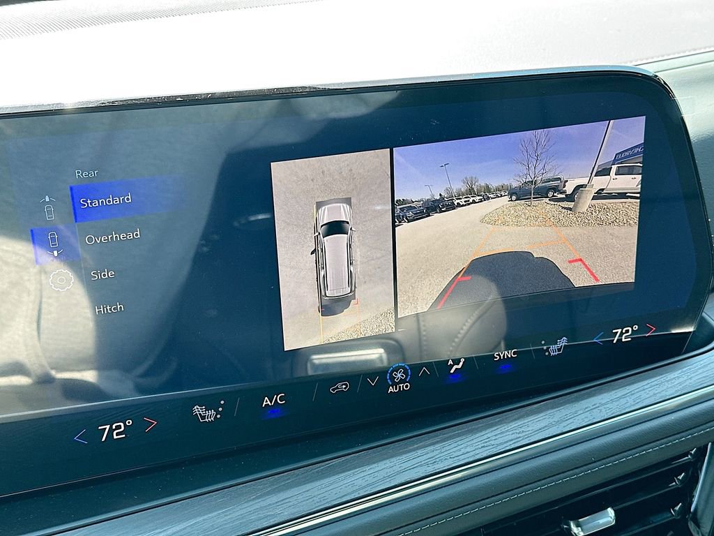 2026 Chevrolet Suburban LT - Photo 18