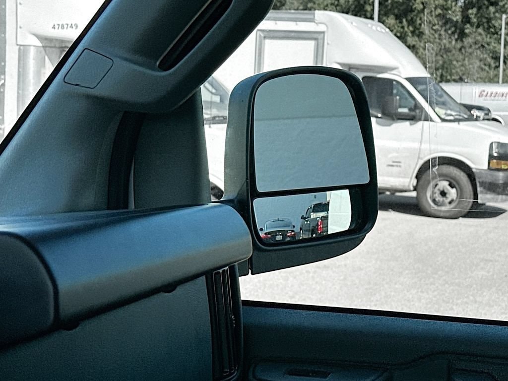2025 Chevrolet Express Cargo Work Van - Photo 22