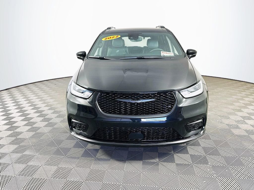 Used 2022 Chrysler Pacifica Limited AWD Van Passenger Van
