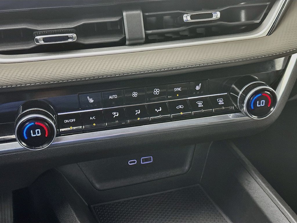 2025 Chevrolet Equinox LT - Photo 23
