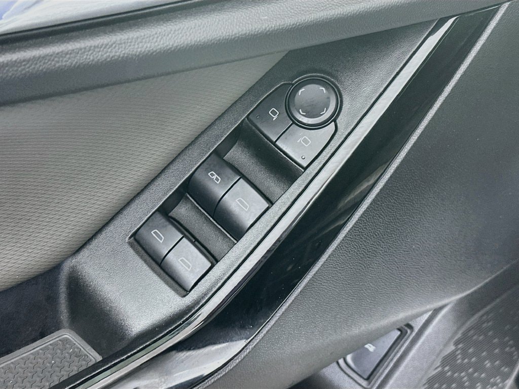 2025 Chevrolet Equinox LT - Photo 25