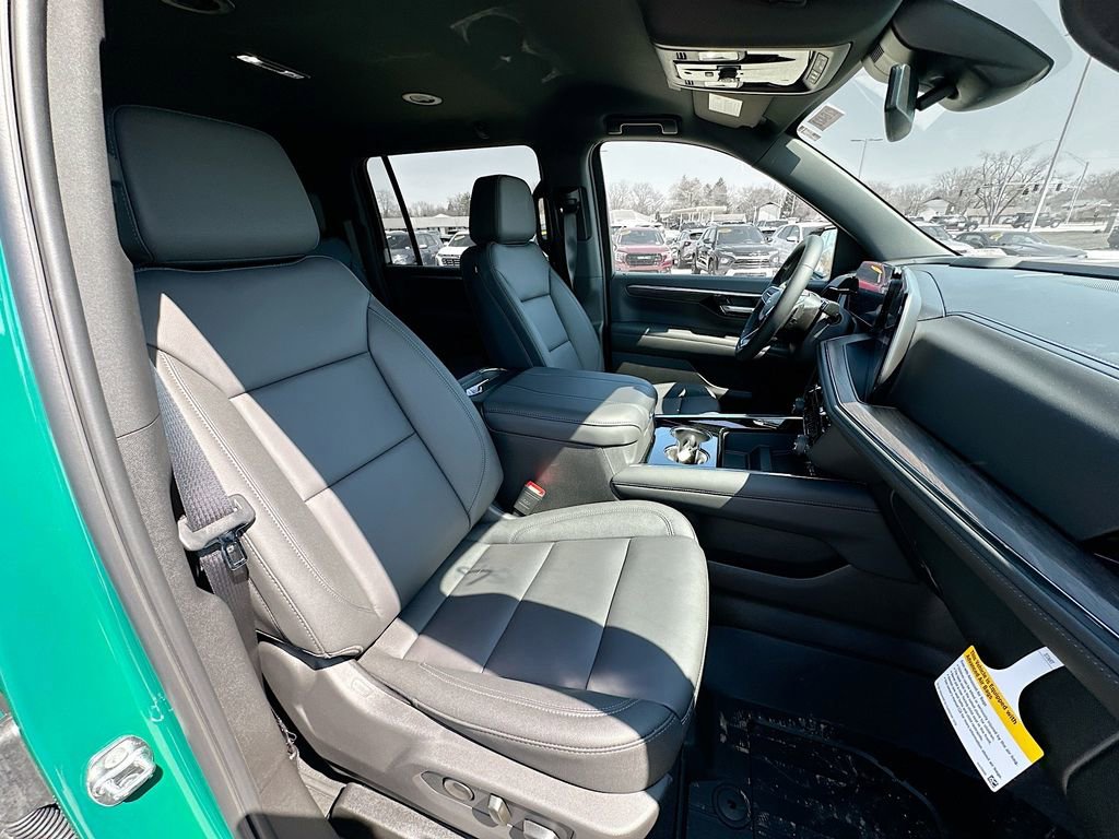 2026 Chevrolet Suburban LT - Photo 36